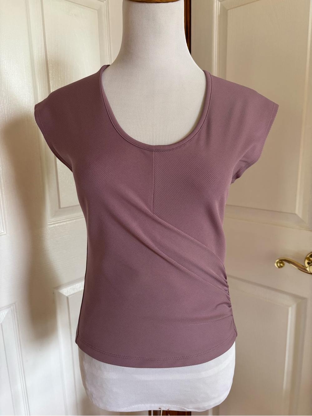 Athleta Bayview Tee XS Short Sleeve Scoop Neck Top in Mauve